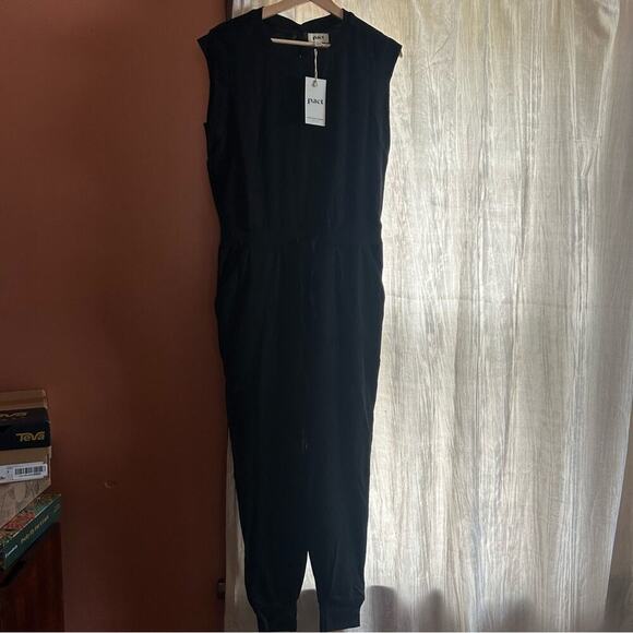 Pact Organic Cotton Black Relaxed Slub Muscle Tee Jumpsuit Sleeveless NWT Size M - Picture 1 of 5
